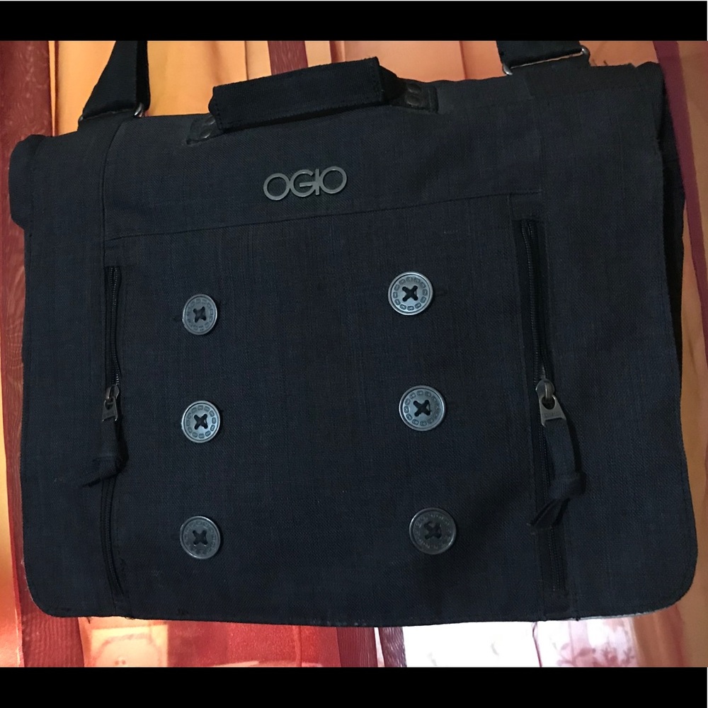 Ogio Messenger Bag; excellent condition